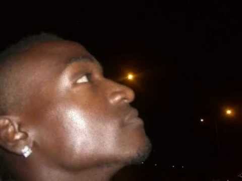 ZUMBI MAN:fumare mi ganjah siempre