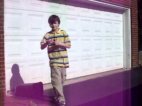 4a (off-string) trick-Swinging Star Yo-yo Trick Tutorial