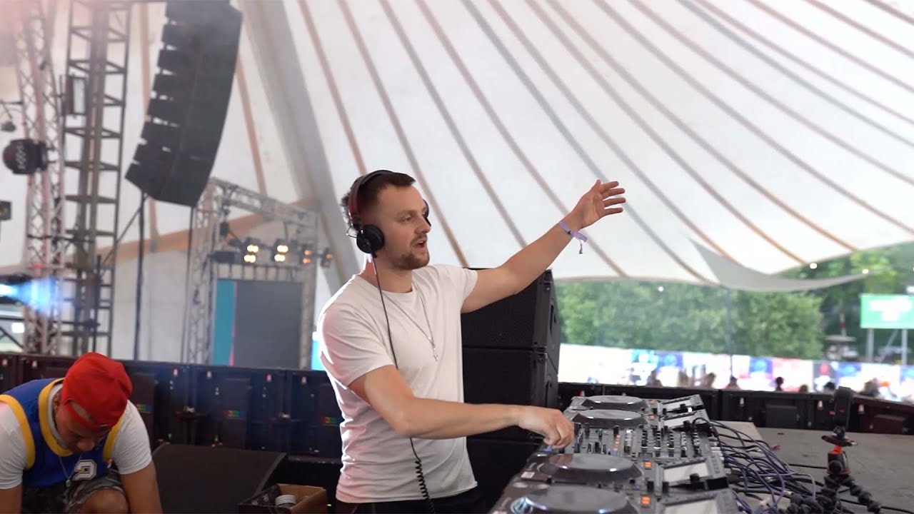 Unglued's Touring Life / Hospitality In The Woods