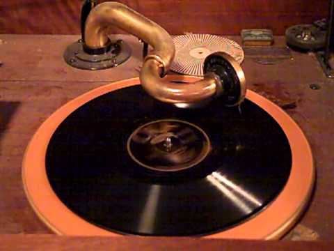 HAL KEMP CAROLINA CLUB ORCH. - MEMORIES - ROARING 20'S VICTROLA