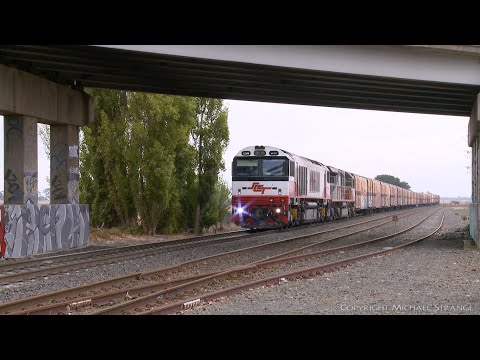 2PM9 SCT Freight Train With Boxcars & Containers - PoathTV Australian Railways