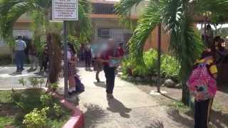 preview picture of video 'End of School Day at Escuela Adolfo Grana Rivera in Peñuelas'
