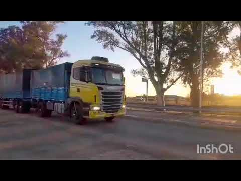 CAMIONES EN CRUCE DE RP158 Y RN19 , SAN FRANCISCO , CORDOBA , ARGENTINA , VIDEO 207