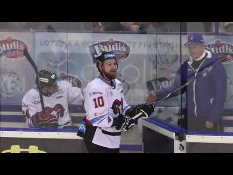 43.kolo Detailný záber na nahnevaného Jordona Southorna po vylúčení do konca zápasu