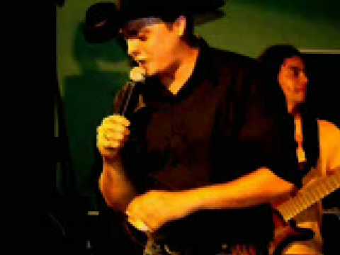Canto, Bebo E Choro Por Causa Desse Amor video