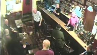preview picture of video 'A mug of beer explodes in a pub'
