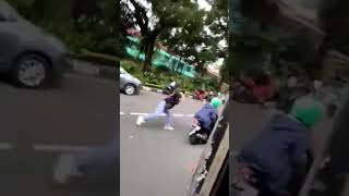 Download lagu kenapa si, pulang sekolah malah di timpukin 🗿 #shorts #trending #tawuran mp3