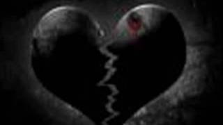 hay siempre un sentimiento muerto en un corazón roto