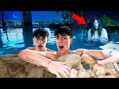 NON ANDARE IN PISCINA ALLE 3 DI NOTTE POTREBBE ESSERE LETALE! *horror*