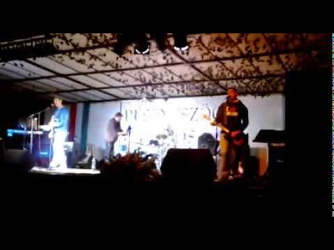 Alsóépület - Józan eszű döntéshozót (saját)