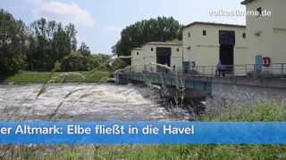 preview picture of video 'Hochwasser in der Altmark: Wehr Neuwerben geöffnet - Elbe strömt in Havel'