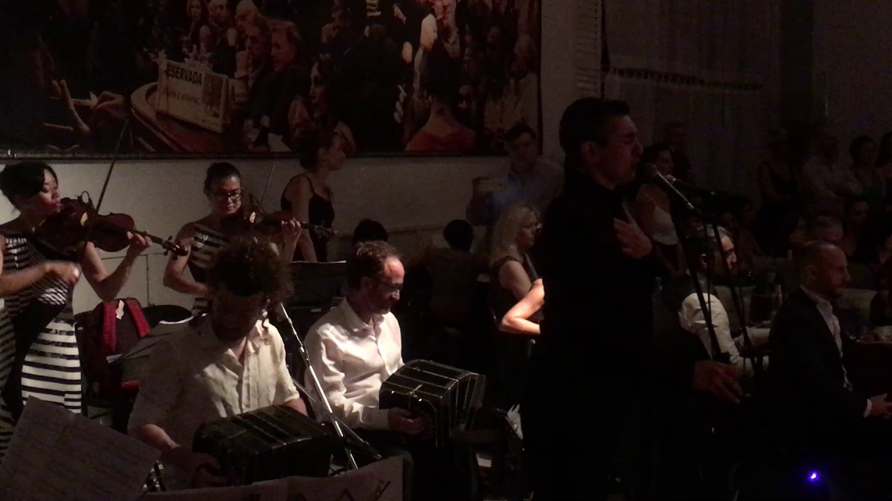 Video thumbnail for LA AUTENTICA MILONGUERA – Bailan: Analia Vega y Marcelo Varela