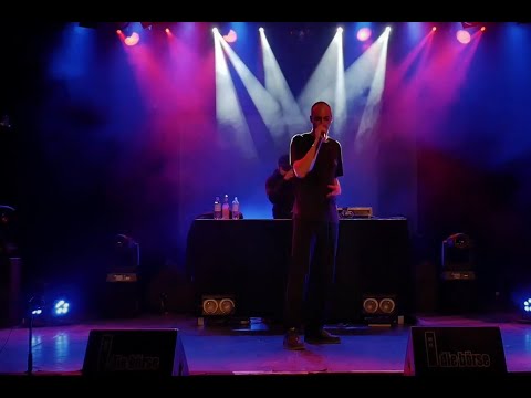 Wohnzimmer-Club mit Lord Folter