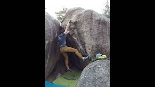 Video thumbnail of Decapitat, 6b+ (sit). La Jonquera