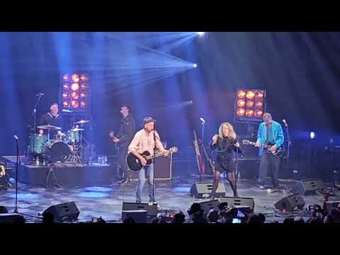 Per Persson och Nya Packet med Annika Norlin - Stenad i Stockholm