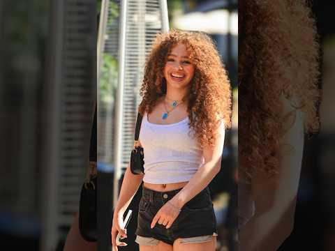 kalogeras sisters in Los Angeles #iampeterfouad #photography #streetphotographer #streetphotography