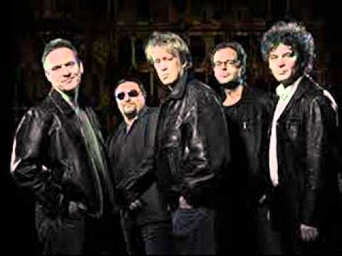 Eppu Normaali - Sydän tyhjää lyö