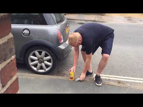 Replacing Door actuator and boot switch on BMW Mini R53