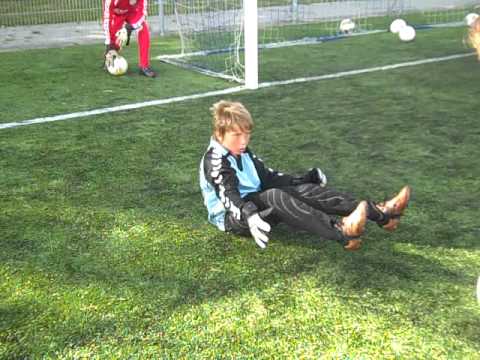 Kay Hilverink in keepertraining bij Arben Kasolli