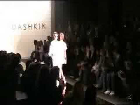 Sfilata Valentin Yudashkin p-e '09