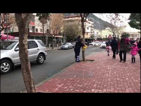 Lezhë, Makina përplas një nxënëse dhe një mësues - News, Lajme - Vizion Plus