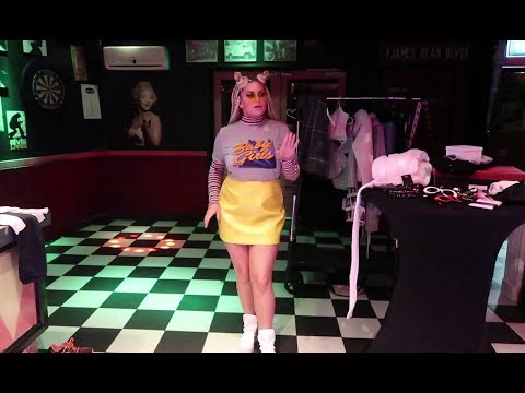 download lagu mp3 mp4 Wanderlust Roxeanne, download lagu Wanderlust Roxeanne gratis, unduh video klip Wanderlust Roxeanne
