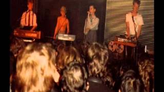 Depeche Mode - Television Set (live in St. Nicholas School, Basildon) 31.05.1980