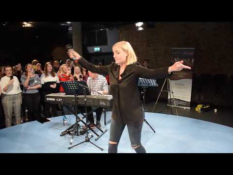 Impromptu sing a long with Kerry Ellis