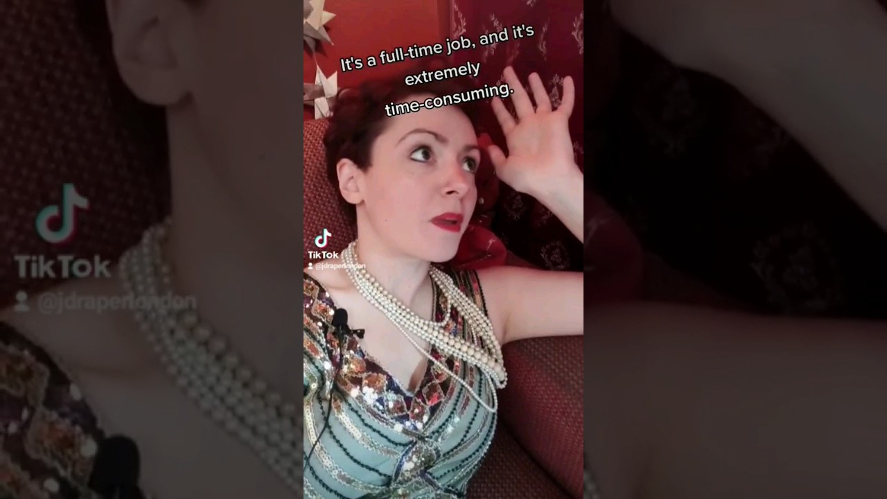 What does a butler outfit look like? Tipseri