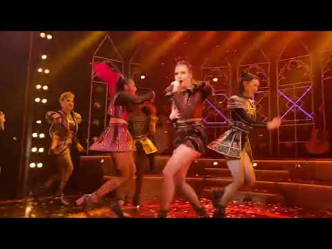 Megasix Melbourne front row 16 June 2022 - Six the Musical 🎶 Karis- Boleyn, Chiara- Parr