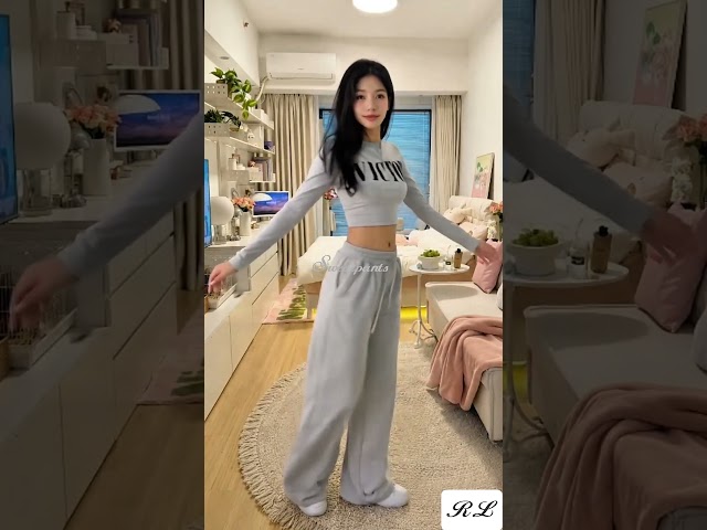 Vídeo relacionado con NewL Pantalones de Hip Hop Brillantes para Mujer, Aspecto húmedo, Pierna Ancha, Retro, Discoteca, Hippie, Club, Pierna Recta, Ropa de Calle, Plata, XL