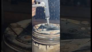 Truco para sacar embrague de compresor de aire #mecanicos #viral #racing #automobile