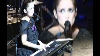 Julieta Venegas - Revolución (Live at Club Nokia)
