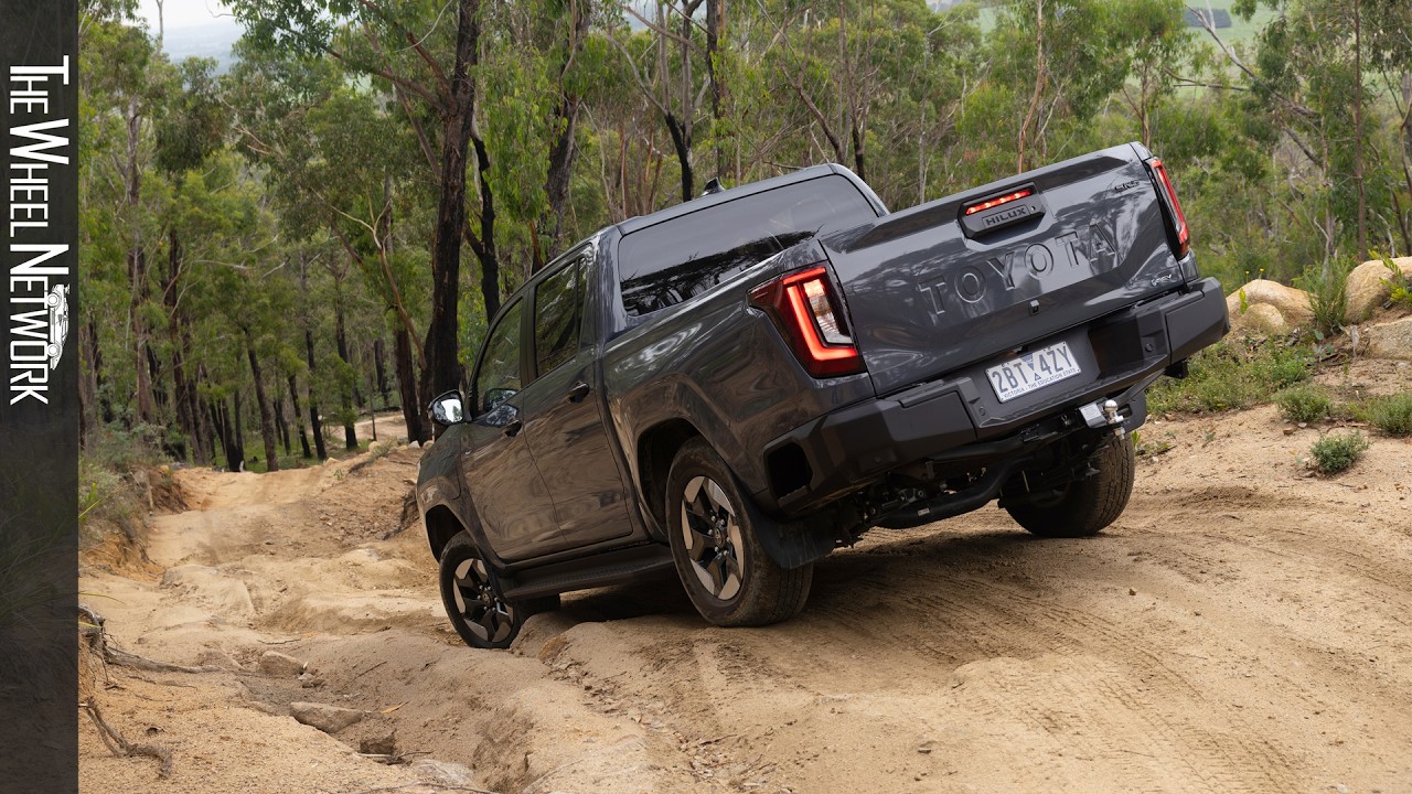 2026 Toyota Hilux BEV SR5 | Ash Slate | Road & Trail Driving, Interior, Exterior (Australia) [4K]
