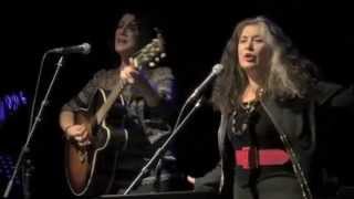 Martha And Eve -  Liga Psixoulla Agapi (A Few Drops Of Love) (Live Performance) (2013)