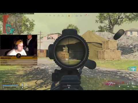 PCHOOLY HURTS HIS HAND AFTER PUNCHING HIS DESK😳