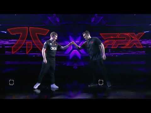 Fnatic vs FunPlus Phoenix Walkout