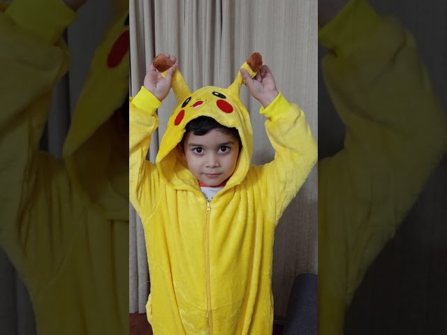 Vídeo relacionado con Pokémon Conjunto de Pijama Pikachu para niños | Camiseta de Manga Larga con Estampado del Personaje de Pikachu y Pantalones de Pijama de Pernera Larga para niños en Negro