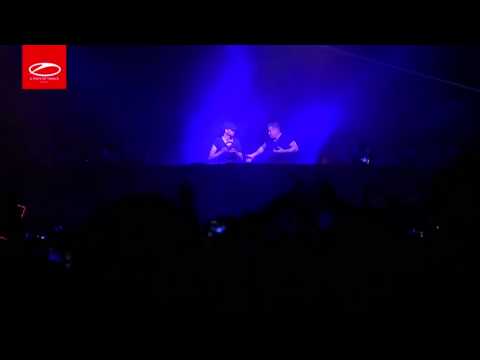 Coldplay - Yellow (Steve Brian & Oudai Abdulhadi Bootleg) LIVE @ ASOT 700 Mumbai, India