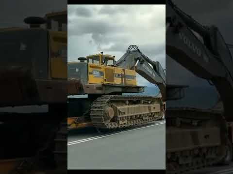 transporting the volvo EC650 excavator and the caterpillar 235 - fasoulas heavy  #shorts #short