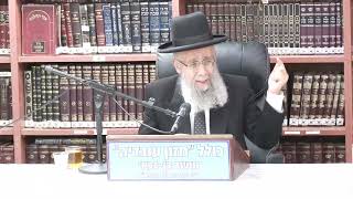 הרב גדעון בן משה :  הלכות חנוכה  - הדלקת נרות בבית מלון . מקום ההדלקה בבית . (כולל חזון עובדיה) - התמונה מוצגת ישירות מתוך אתר האינטרנט יוטיוב. זכויות היוצרים בתמונה שייכות ליוצרה. קישור קרדיט למקור התוכן נמצא בתוך דף הסרטון