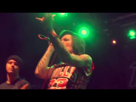Fit For Rivals (Hit Me) Live