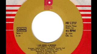 THREE DEGREES  I like being a woman