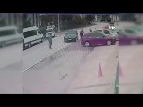 Evden çıkmayan kiracısına baltayla saldırdı