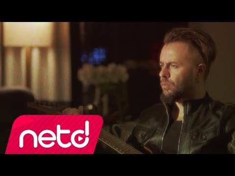Her Şey Biraz Hala Sen - Emre Aydın