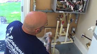 Proper installation of a Rinnai condensing tankless water heater.