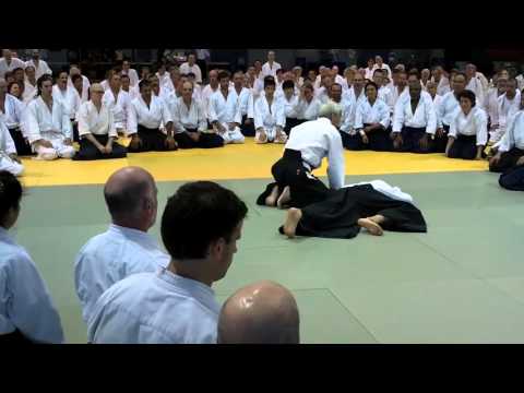 Doshu Moriteru Ueshiba Sensei   Ikkyo