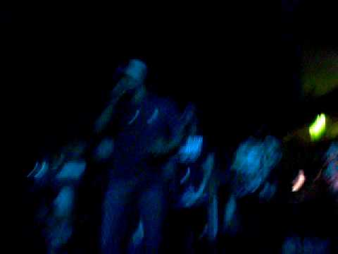 Bucha de Terno - Hugão nos vocais