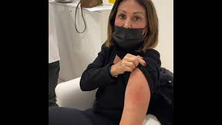Daniela Santanchè pubblica un video spot della terza dose di vaccino ma è un clamoroso autogol