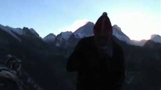 preview picture of video 'Nepal Trekking - Everest Trek Luza to Gokyo Peak.mp4'